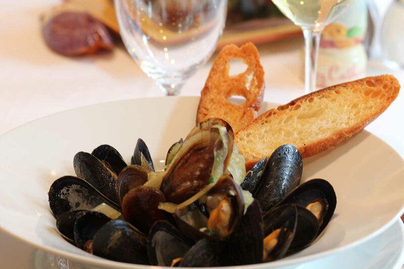 Mussels entree with side of bread